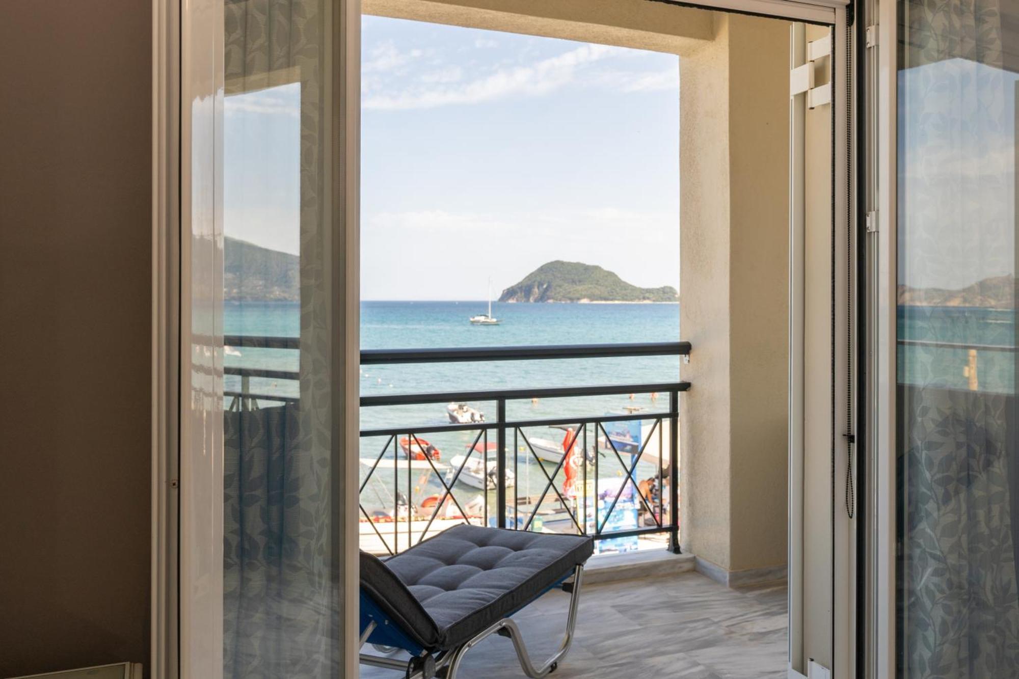 George Beachfront Apartments Lithakia  Room photo