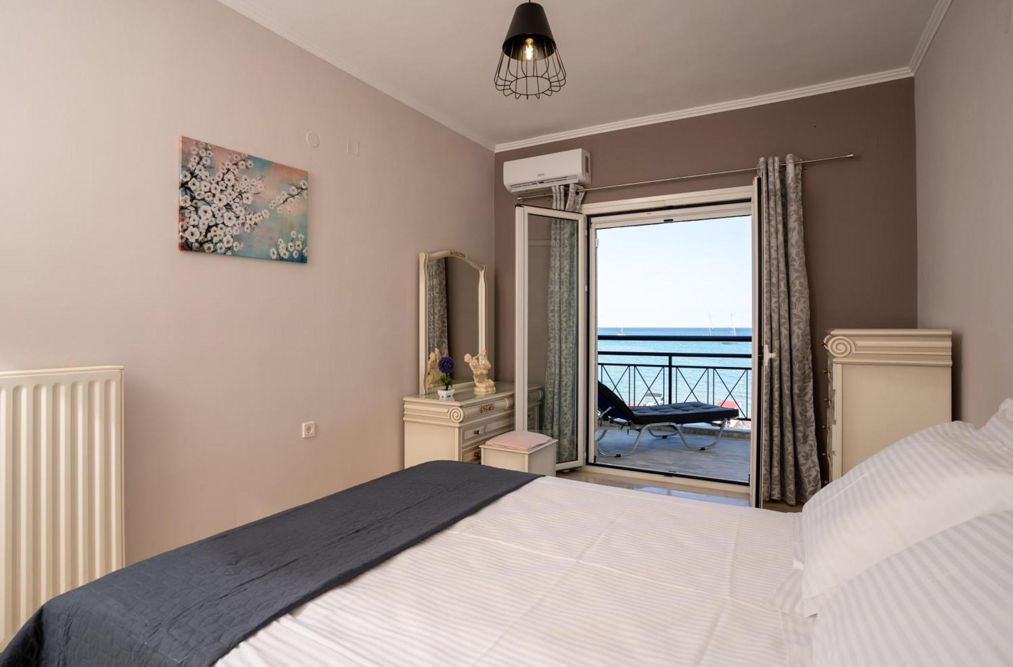 George Beachfront Apartments Lithakia  Exterior photo